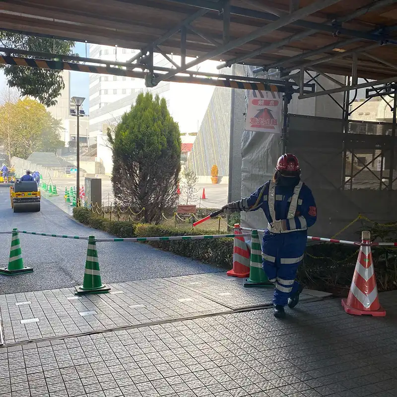 兵庫県神戸市中央区　ポートアイランドにおける長期工事　歩行者および車両の誘導等