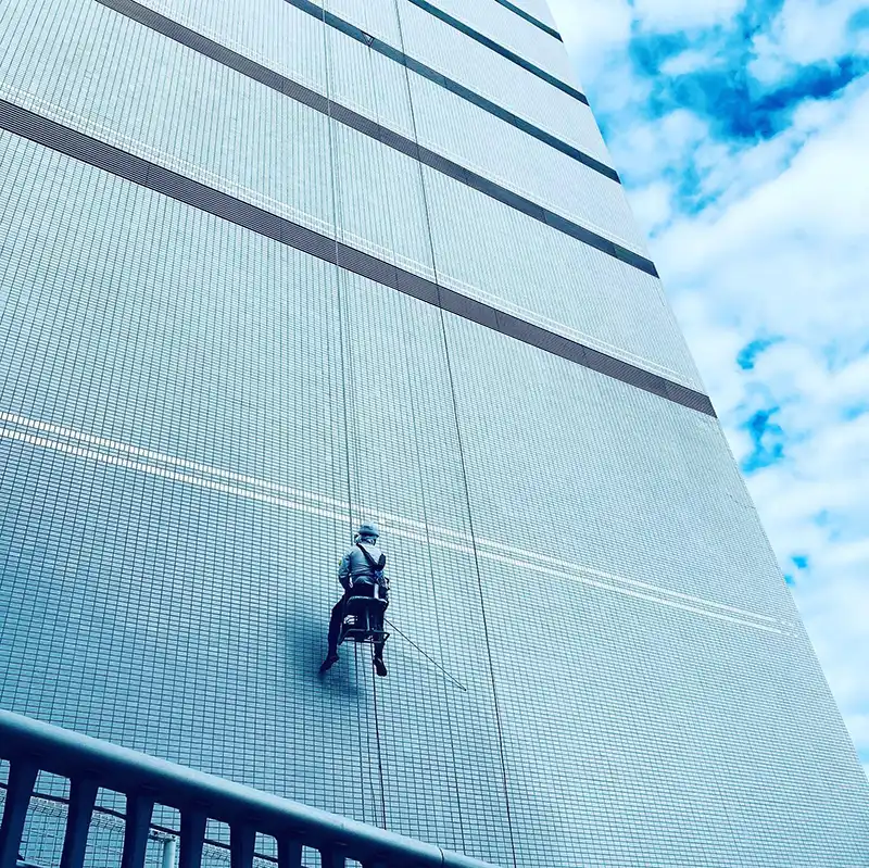 兵庫県神戸市中央区　工事現場　歩行者および車両の誘導等