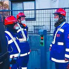 兵庫県宝塚市　工事現場　道路工事における交通誘導