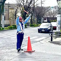 兵庫県芦屋市岩園町　工事現場　舗装工事における交通誘