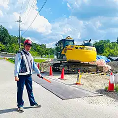 兵庫県三田市　工事現場　住民様、歩行者および車両の誘導等