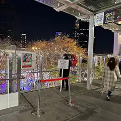 大阪府大阪市　イベント警備　ワンピースカードイベント